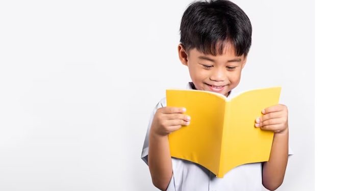 Manfaat Menumbuhkan Kebiasaan Membaca Buku Literasi kepada Anak-Anak