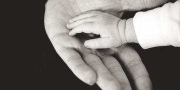 Sentuhan Fisik dalam Pengasuhan Anak