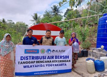Warga Gunungkidul Alami Kekeringan, LAZ Al Azhar Perwakilan Yogyakarta Salurkan Air Bersih