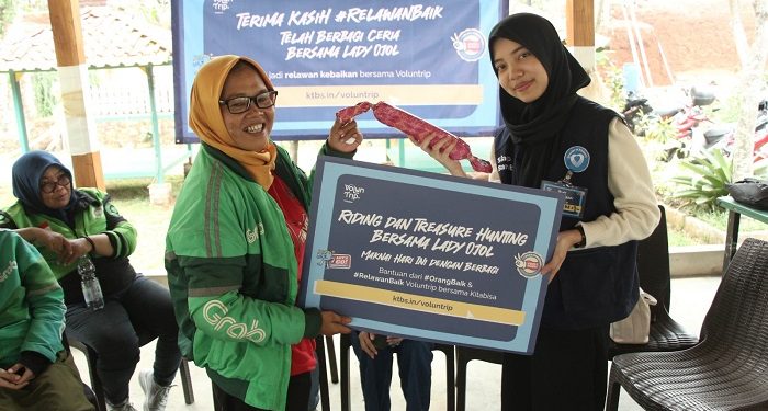 Serunya Berbagi Bahagia Touring Bersama Lady Ojol