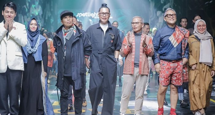 Kolaborasi Karya Sustainable Fashion, Wastra, Hingga Funky Kebaya Menutup SPOTLIGHT Indonesia 2023 Culture: Then and Now
