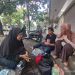 Ibu Ini Menangis Melihat Orang Buang Sampah Sembarangan