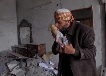 Takwa dari Gaza, Kisah Kakek Khaled Menggendong Jasad Cucu Perempuannya