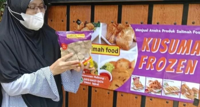 Ajak Keluarga Jadi Reseller, Ini Dia Trik Lain Salimah Bojonggede Menaikkan Omzet Salimah Food