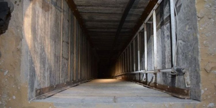 Di Balik Terowongan Palestina