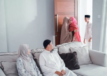 Memberikan Waktu dan Perhatian kepada Keluarga