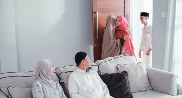 Memberikan Waktu dan Perhatian kepada Keluarga