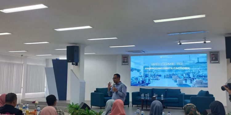 ParagonCorp Ajak 60 Dosen Terpilih untuk Visit Industry ke Pabrik ParagonCorp