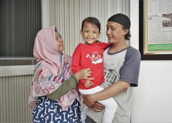 Dompet Dhuafa Melalui Program Humanesia, Bantu Azkadina Mendengar Lagi