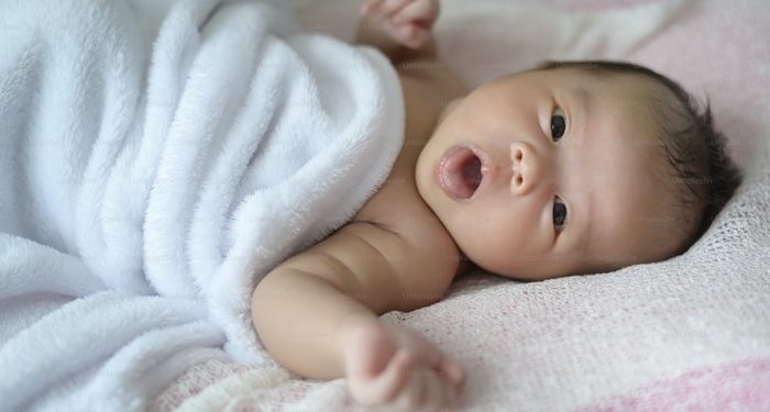 6 Stimulasi untuk Dukung Tumbuh Kembang Bayi Usia 0-6 Bulan