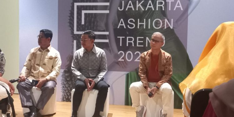 Jakarta Fashion Trend (JFT) 2024  CYBER-XOTIC