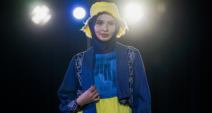 Koleksi Riak Khatulistiwa Oleh Tione Afifaya