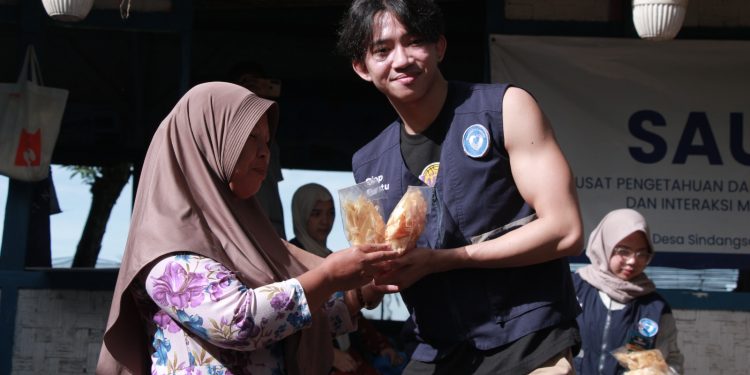Jalan-Jalan ke Sawah dan Bikin Keripik Bersama Akbary Noor