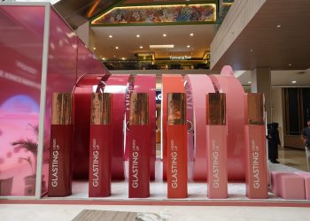Wardah Hadirkan Kecanggihan Teknologi GlassCushiondi Multi-sensory  Immersive Experiences ‘EverGlasting World’ di Kota Kasablanka