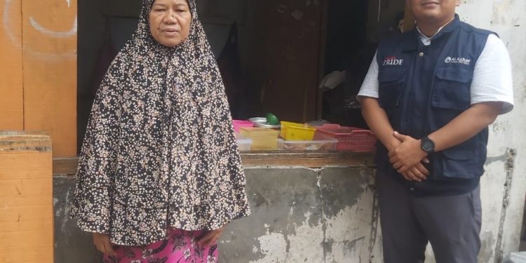 Sempat Terhenti, Mak Elah Kini Bisa Jualan Nasi Uduk Lagi