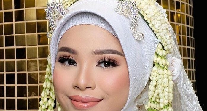 Rahasia Tampil Memukau di Hari Pernikahan: Peran Penting Make Up Artist