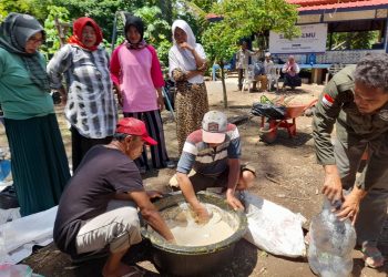 Manfaatkan Limbah, Warga Desa Waringinsari Ikuti Pelatihan Pembuatan Pupuk Organik