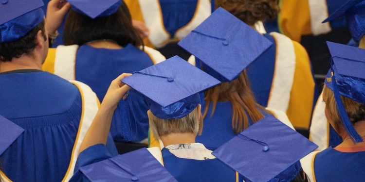 Kuliah Gratis Bersama Program Beasiswa IDCloudHost 2024 dengan Telkom University