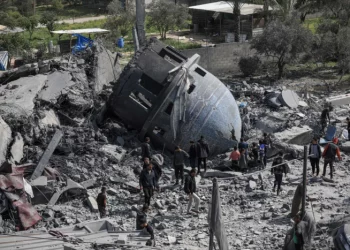 Israel Mengebom Masjid di Gaza, Menghantam Keluarga yang Berlindung di Dekatnya