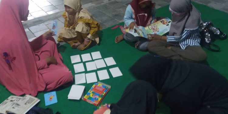 Tingkatkan Literasi, Saung Ilmu Desa Buntalan Wetan Hadirkan Ruang Baca Anak