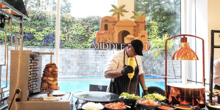 Buka Puasa Sambil Menjelajahi Kelezatan Kuliner Asia di Hotel Aston Priority Simatupang