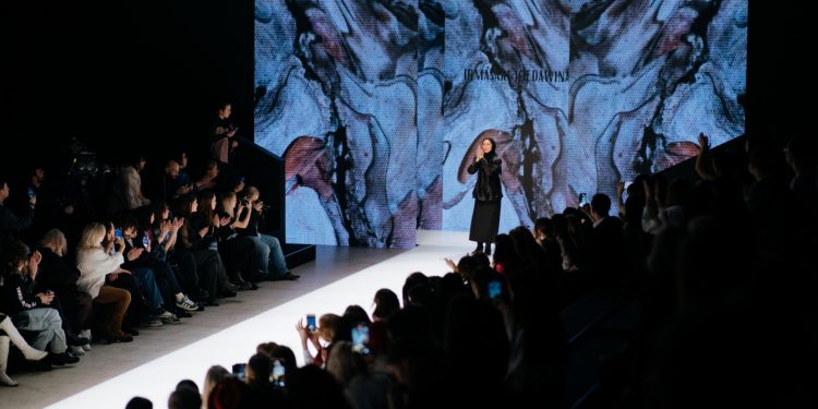 Desainer Irmasari Joedawinata Tampilkan Pesona Alam Indonesia Melalui Koleksi Modest Fashion di Moscow Fashion Week 2024