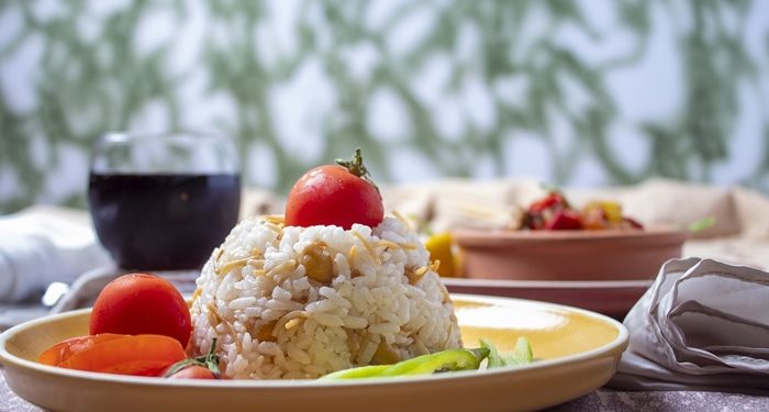 Menjelaskan tentang Pentingnya Sahur kepada Anak-Anak