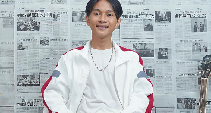 Karier Melejit, Fajar Sadboy Berangkatkan Kedua Orang Tua Ibadah Umroh