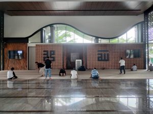 MASJID BSI yang berlokasi di Rest Area KM 166 Jalan tol Trans-Jawa siap melayani pemudik pada Lebaran tahun 2024 ini.