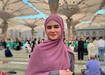 Sederet Tampilan Syar'i Selebriti Tanah Air saat Beribadah di Tanah Suci