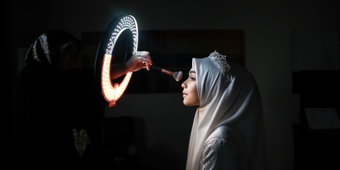 Muslimah Ingin Tampil Cantik? Ini Cara Merawat Diri dari Luar dan Dalam