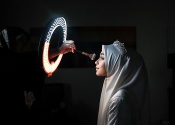 Muslimah Ingin Tampil Cantik? Ini Cara Merawat Diri dari Luar dan Dalam