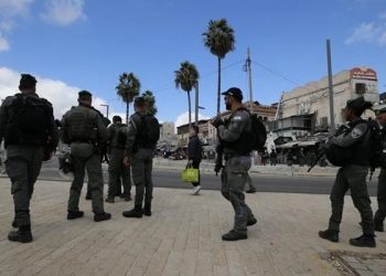 Pembatasan dari Israel, 120 Ribu Warga Palestina Tetap Hadiri Shalat Jumat di Al-Aqsa