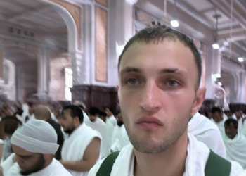 Ibadah di Tanah Suci, Anwar Hadid Bersyukur bisa Umroh di Bulan Ramadan