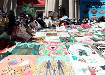 Aksi Solidaritas Masyarakat Amerika Serikat di Museum Seni New York untuk Mendukung Palestina