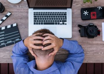 3 Tips Ampuh Mengatasi Mata Lelah Akibat Gadget