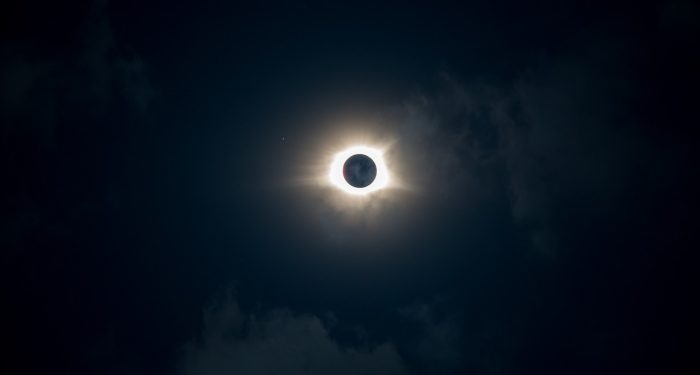 Sebagian Wilayah Bumi akan Mengalami Gerhana Matahari Total Jelang Idul Fitri 1445 H