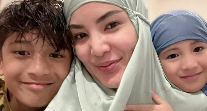 Nindy Ayunda Memperbanyak Ibadah di Bulan Suci Ramadan