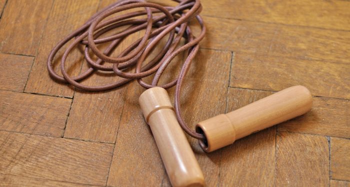 Ketahui Manfaat Permainan Tradisional Lompat Tali untuk Tubuh