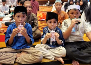 Brand Diamond Milk Dukung Remember 2024, Berikan Ribuan Susu Bagi Anak-anak Yatim dan Dhuafa