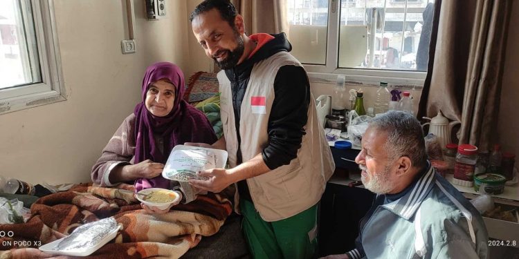 Krisis Pangan, Bantuan Buttonscarves Melalui Dompet Dhuafa Telah Dinikmati Warga Gaza Selatan