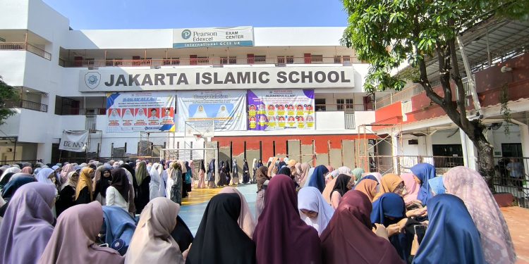 Kebahagiaan Murid Secondary JISc saat Melaksanakan Halal Bihalal