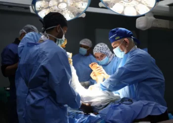 Catatan Harian Seorang Dokter di Gaza, Operasi Tanpa Anestesi