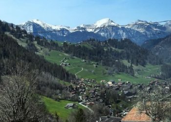 Simak, Lima Artis Tanah Air yang Pindah Ke Luar Negeri Setelah Menikah