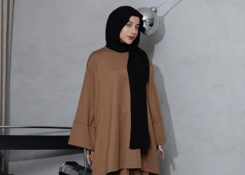 Inspirasi Lebaran, Begini Gaya Elegan dan Berkelas Tampil Aghnia Punjabi