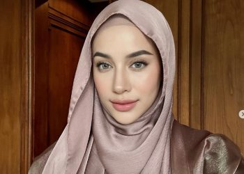 Bikin Pangling, ini Gaya Makeup Flawless Aghnia Punjabi di Hari Lebaran