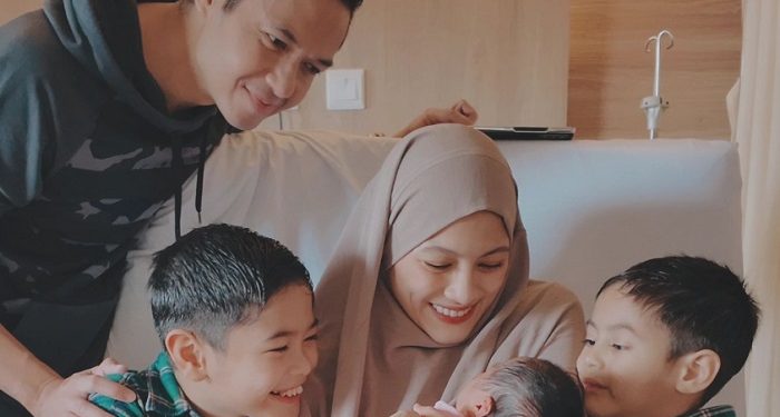Semakin Hangat dan Bahagia, Momen Kedua Putra Alyssa Soebandono Bertemu Adik Perempuannya