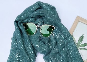 Lima Warna Hijab yang Cocok untuk Semua Warna Pakaian