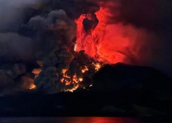 828 Warga Sulawesi Utara Dievakuasi Akibat Meletusnya Gunung Api Ruang