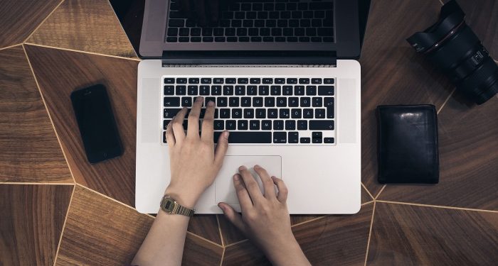 Tips Menjaga Kesehatan Mata Agar Tetap Sehat Bagi Para Pengguna Gadget